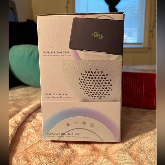 Rumi LED Desk Lamp with speaker and charging - Picture 3 of 4